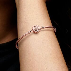 BRAND NEW Pandora Rose Gold Sparkle Bracelet 8.3 in